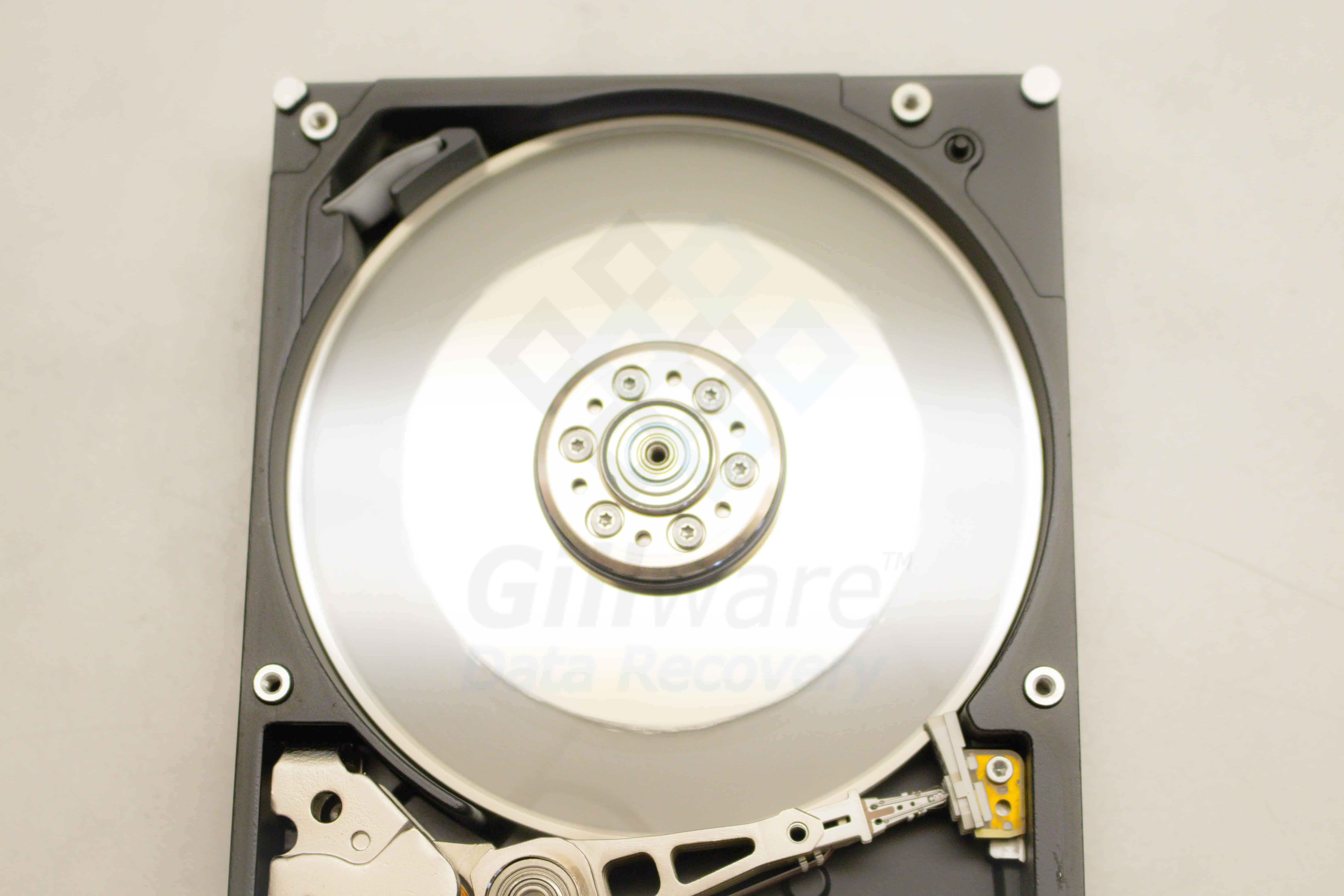 scratched-platter-data-recovery-what-are-hard-drive-platters